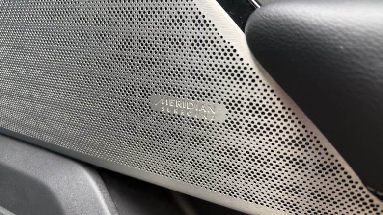 Land Rover Range Rover Velar 2.0 P300 R-Dynamic SE 5dr Auto Petrol Estate